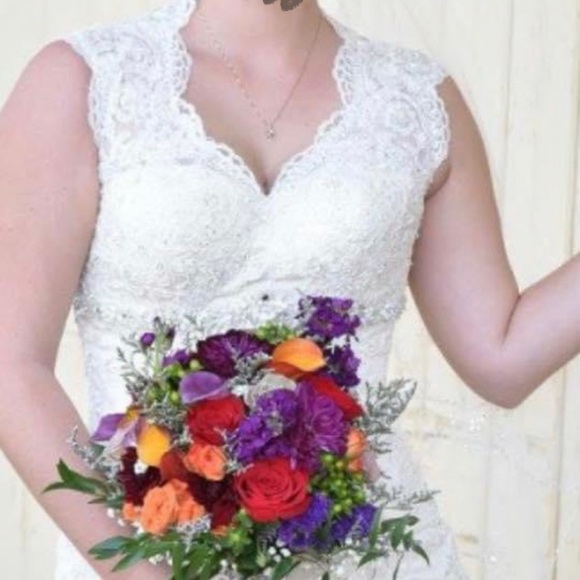 🤍✨STUNNING✨🤍 MoriLee Wedding Gown - Picture 1 of 3